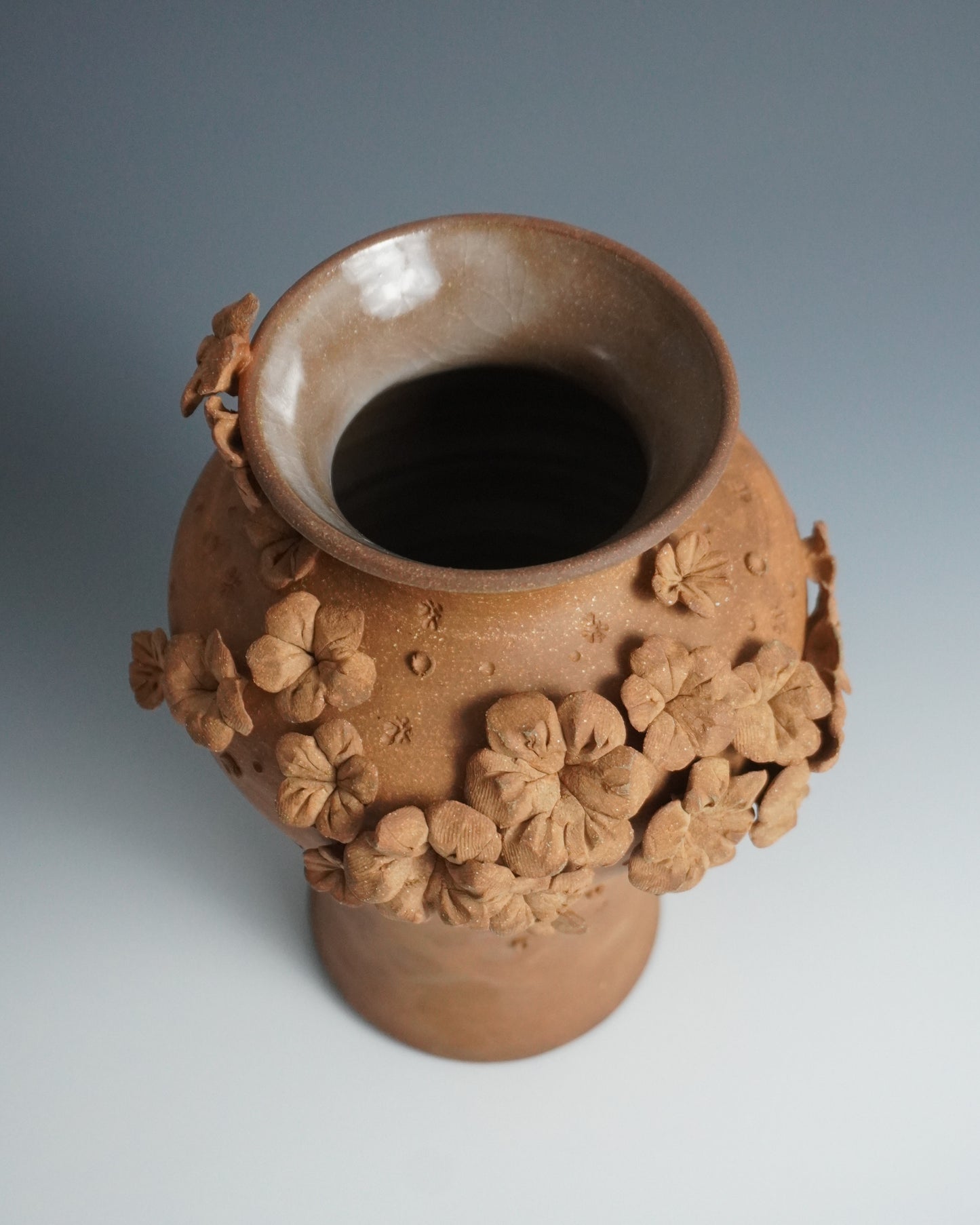 medium blossom vase IV