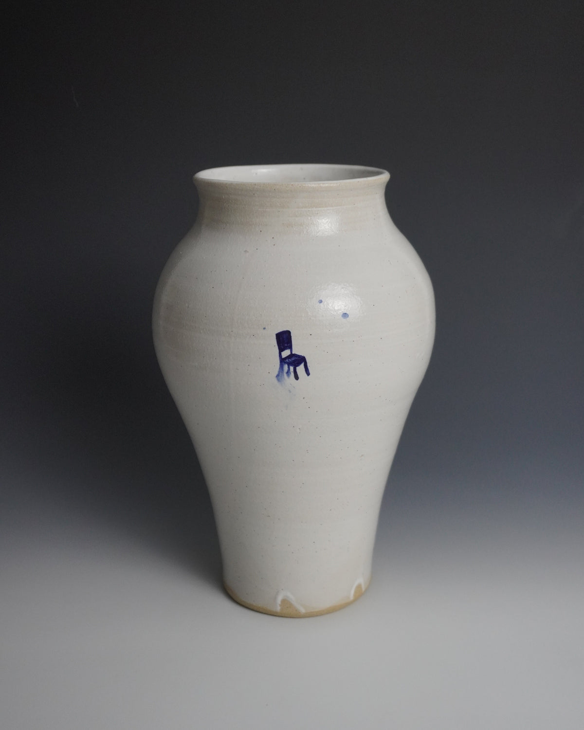 chair vase - X