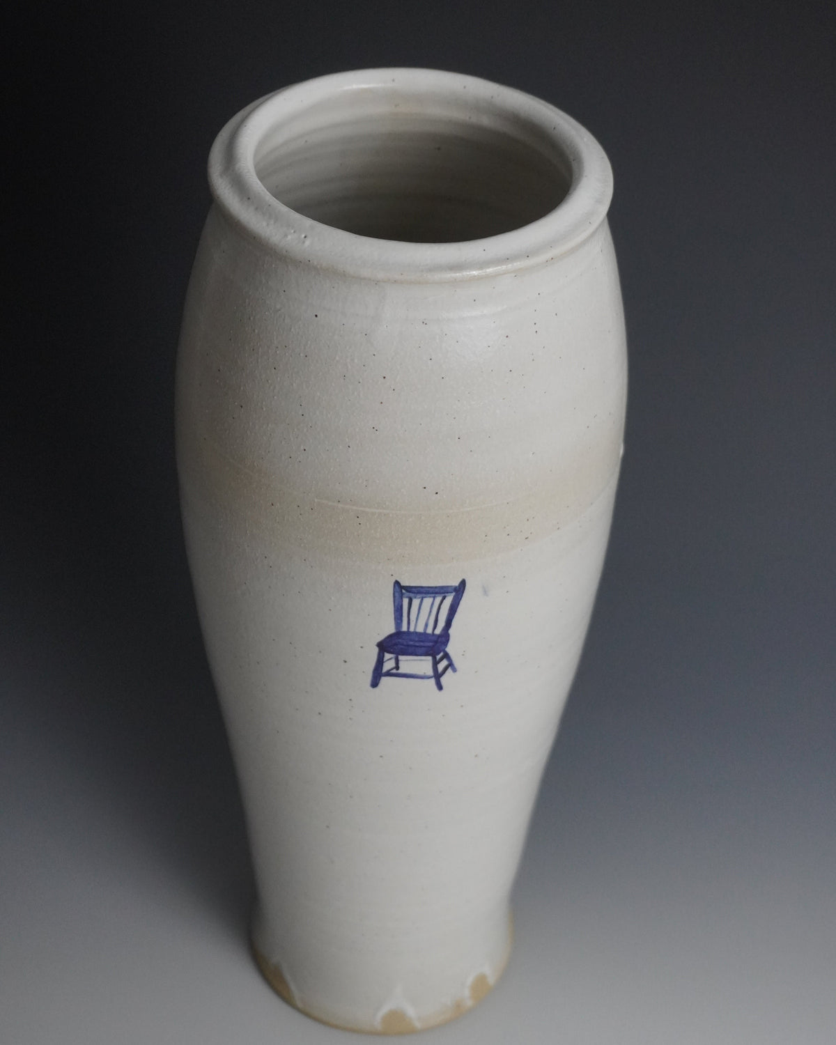 chair vase - XI