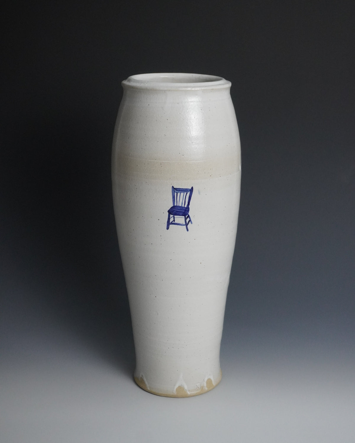 chair vase - XI