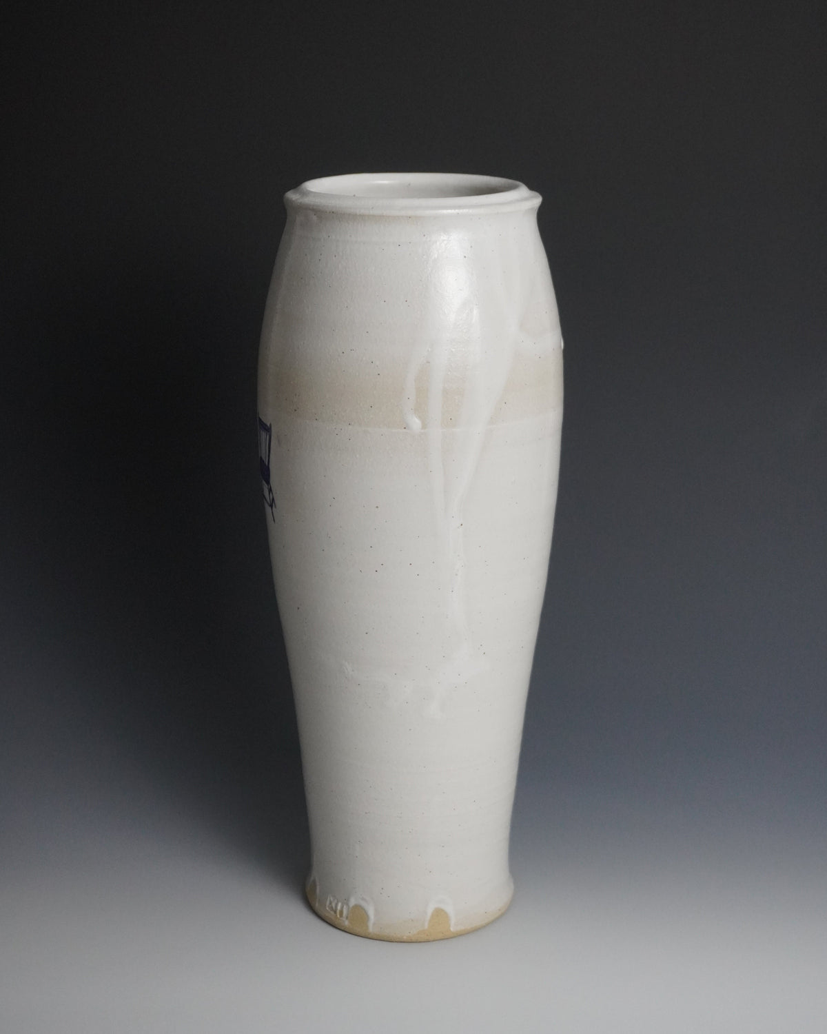 chair vase - XI