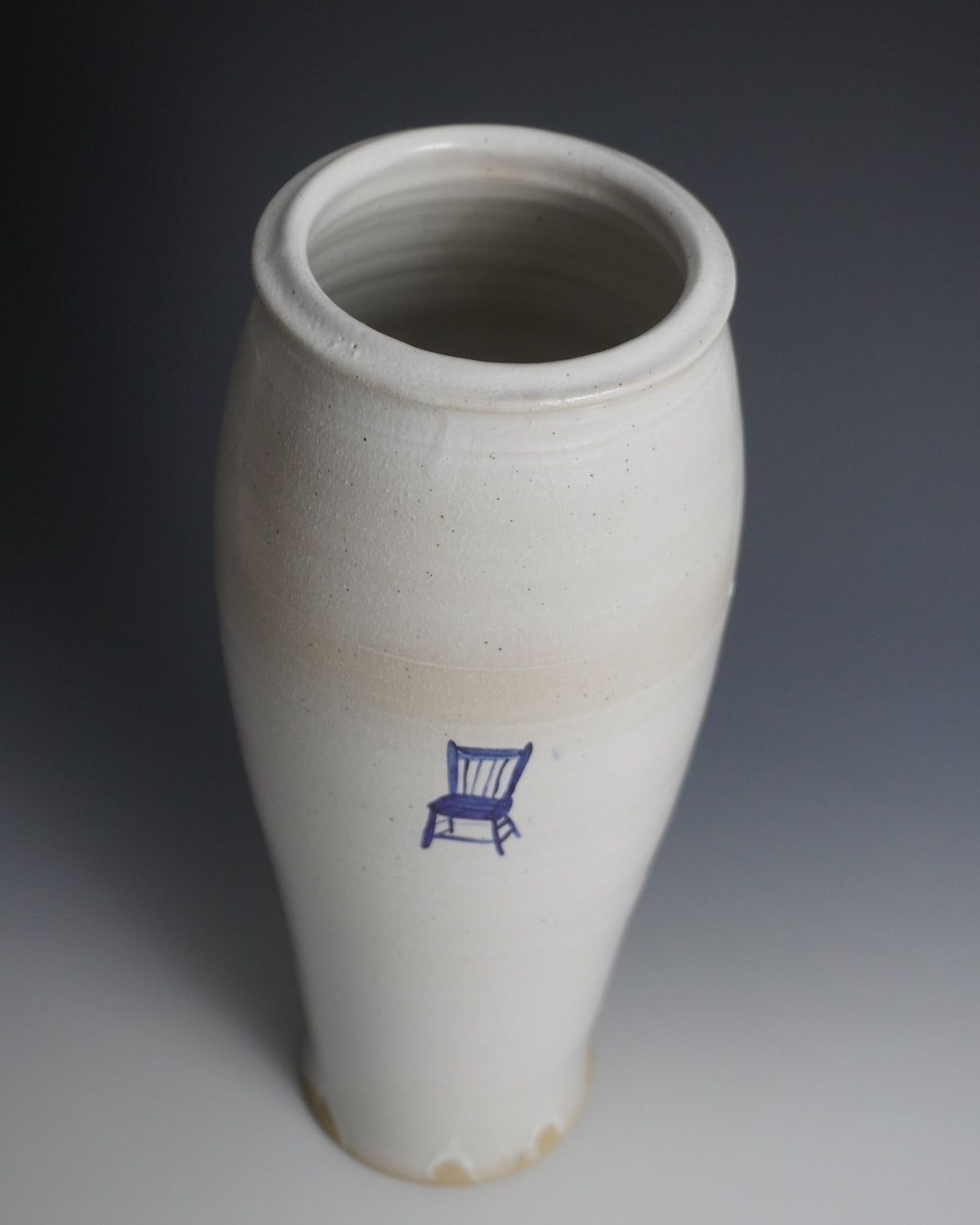 chair vase - XI